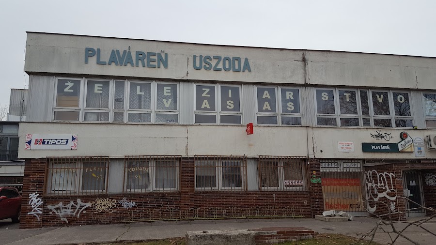 Krytá plaváreň